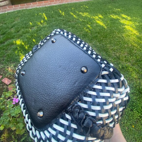 Black and White Woven Faux Leather Handbag - Picture 8 of 15